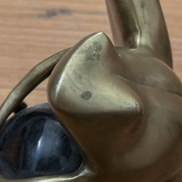 Bombay Brass Tree Frog on Black Rock Sculpture Home Office Free Standing - Picture 7 of 12